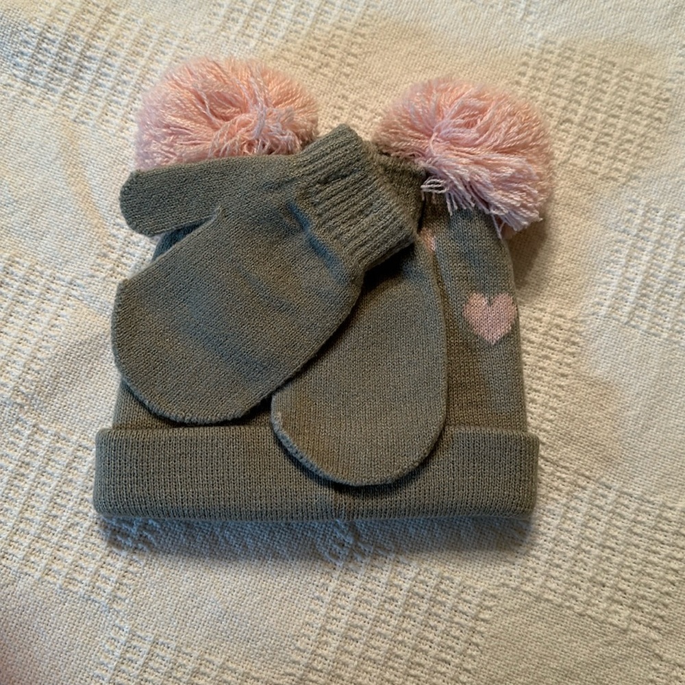 NWT CAPELLINI NEW YORK 2 PIECE SET HAT & MITTENS SIZE 12-24 months